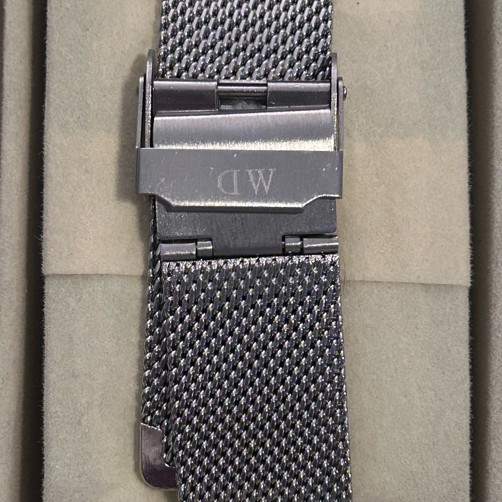 Daniel Wellington Classic Silver Mesh Watch - Picture 2 of 2